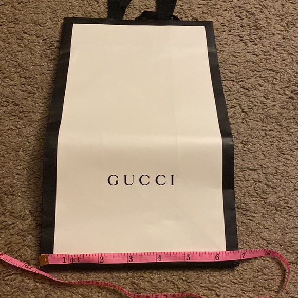 Gucci paper bag - good condition. Please see pics - Picture 5 of 7